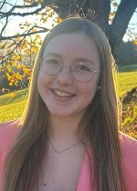 Portrait von Frau Lisa Seggl